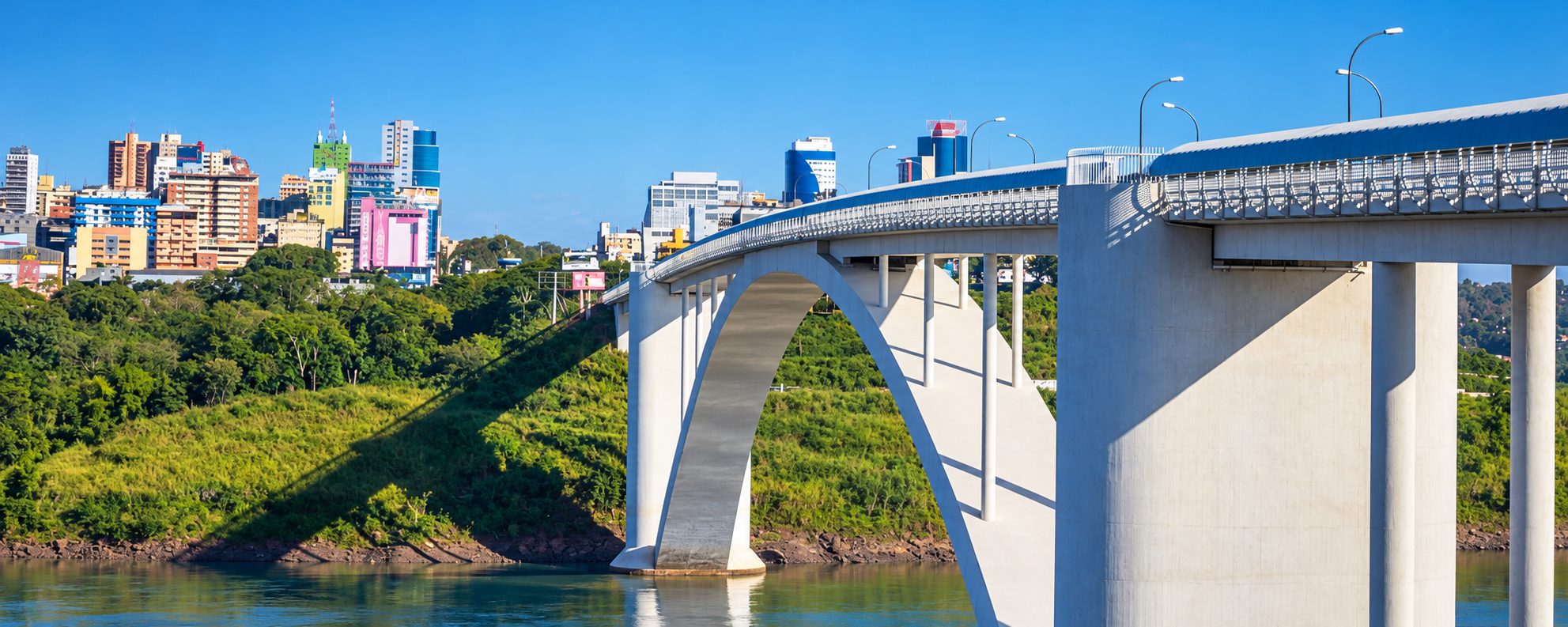 Puente de la Amistad entre Foz do Iguaçu, Brasil, y Ciudad del Este, Paraguay